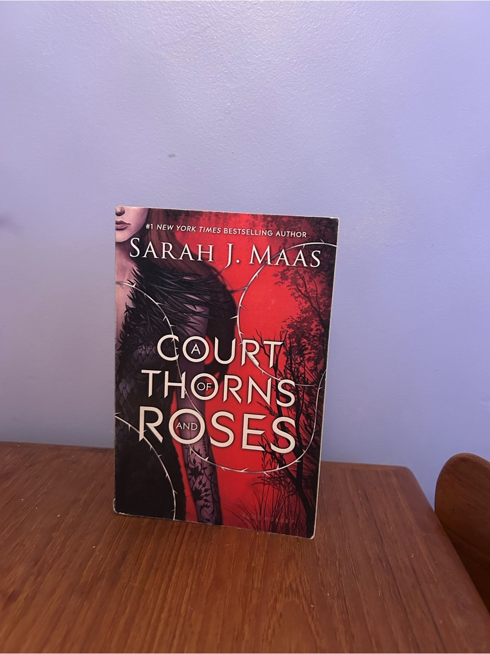 A Court of Thorns and Roses OOP Paperback